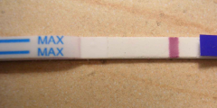 月经推迟半个月了，用早孕试纸没测出来怀孕，这是什么问题呢？