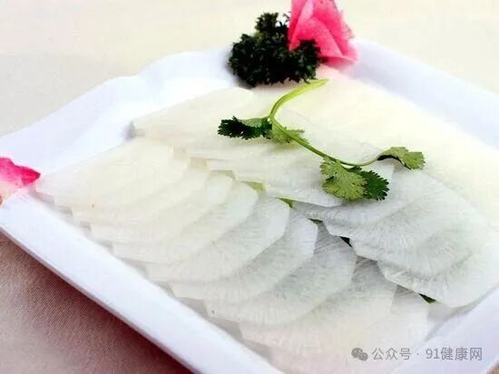 口腔溃疡并发口臭、咽炎、便秘,用根白萝卜,贴一贴第二天就好了